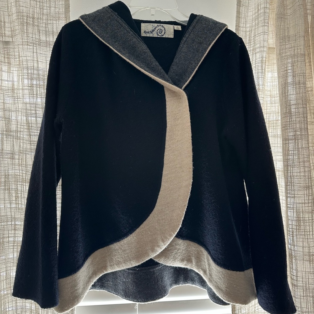 Rosie Neira Anthropology Navy Blue and Beige Wool Women's Sweater
